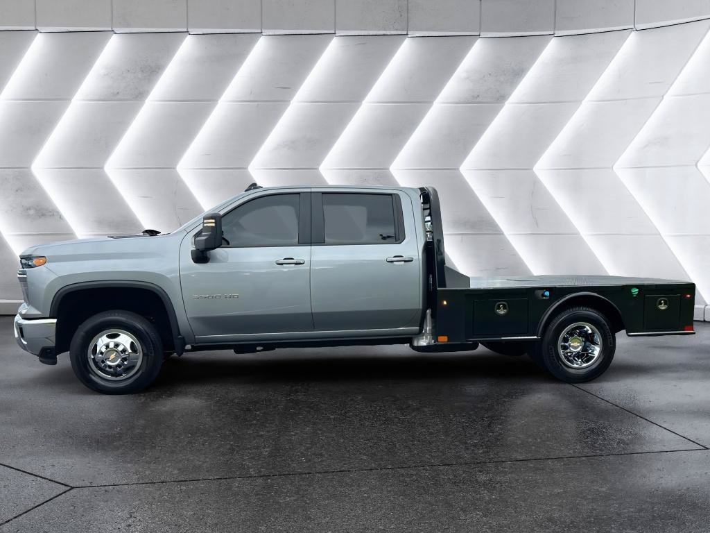 Used 2025 Chevrolet Silverado 3500 LT w/ Convenience Package AWD/4WD image 4
