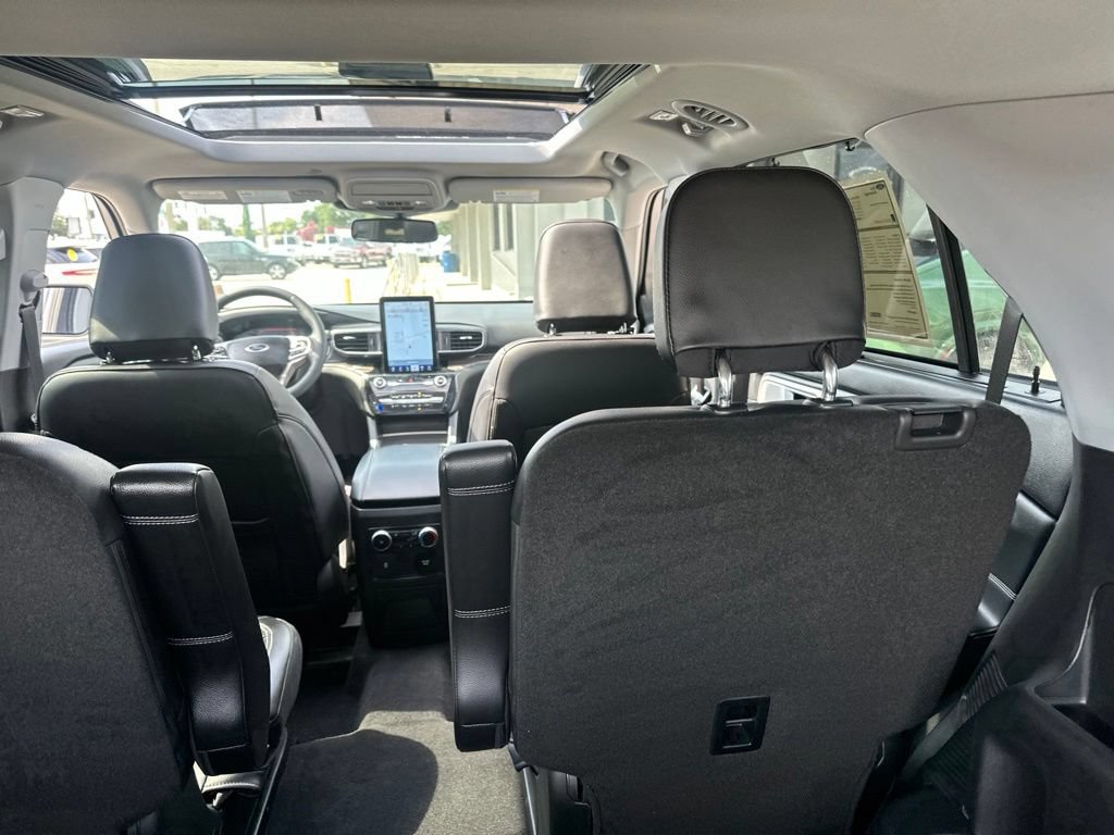 Certified 2023 Ford Explorer Limited w/ Limited Technology Package AWD/4WD image 17