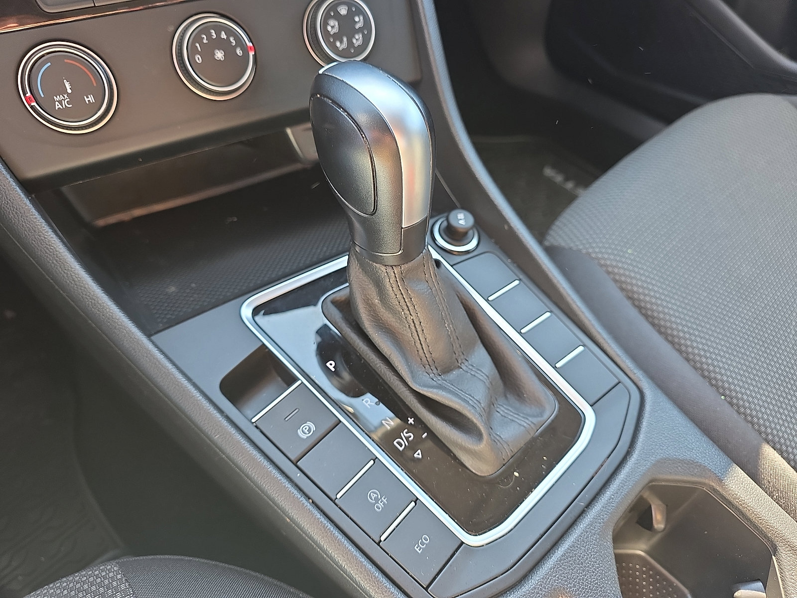 Used 2021 Volkswagen Jetta S w/ Driver Assistance Package FWD image 22