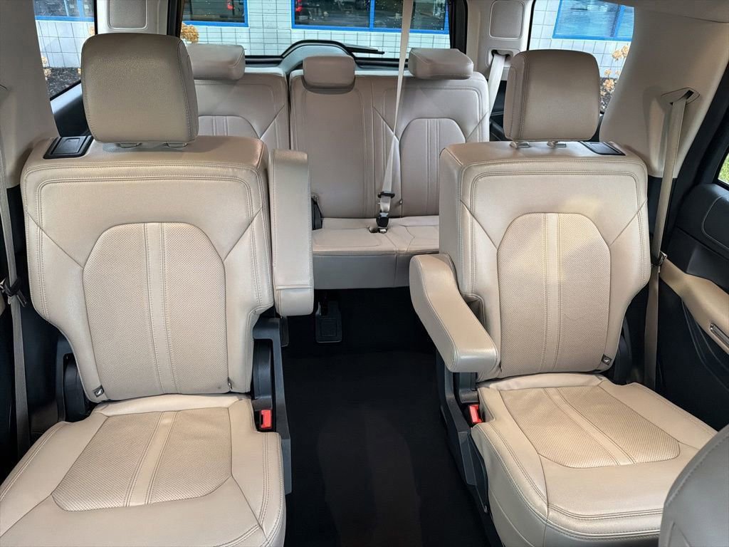 Certified 2024 Ford Expedition Limited image 35