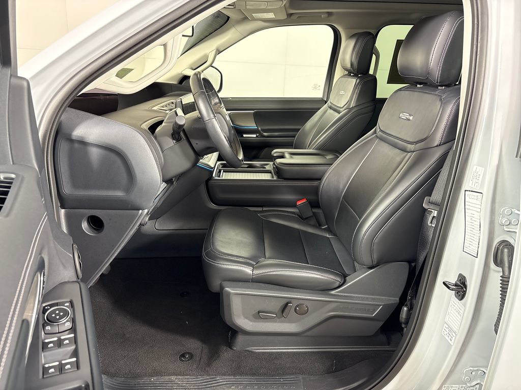 Certified 2025 Ford Expedition Platinum AWD/4WD image 29