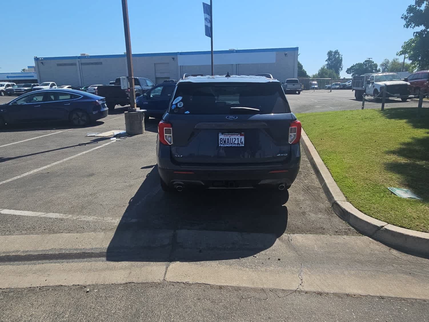 Certified 2021 Ford Explorer XLT w/ Equipment Group 202A AWD/4WD image 7