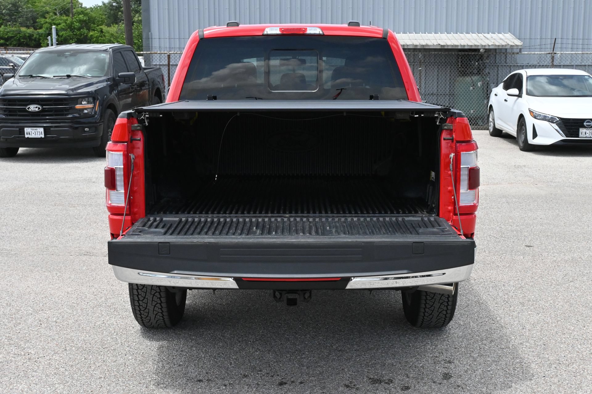 Certified 2023 Ford F150 Lariat w/ FX4 Off-Road Package AWD/4WD image 5