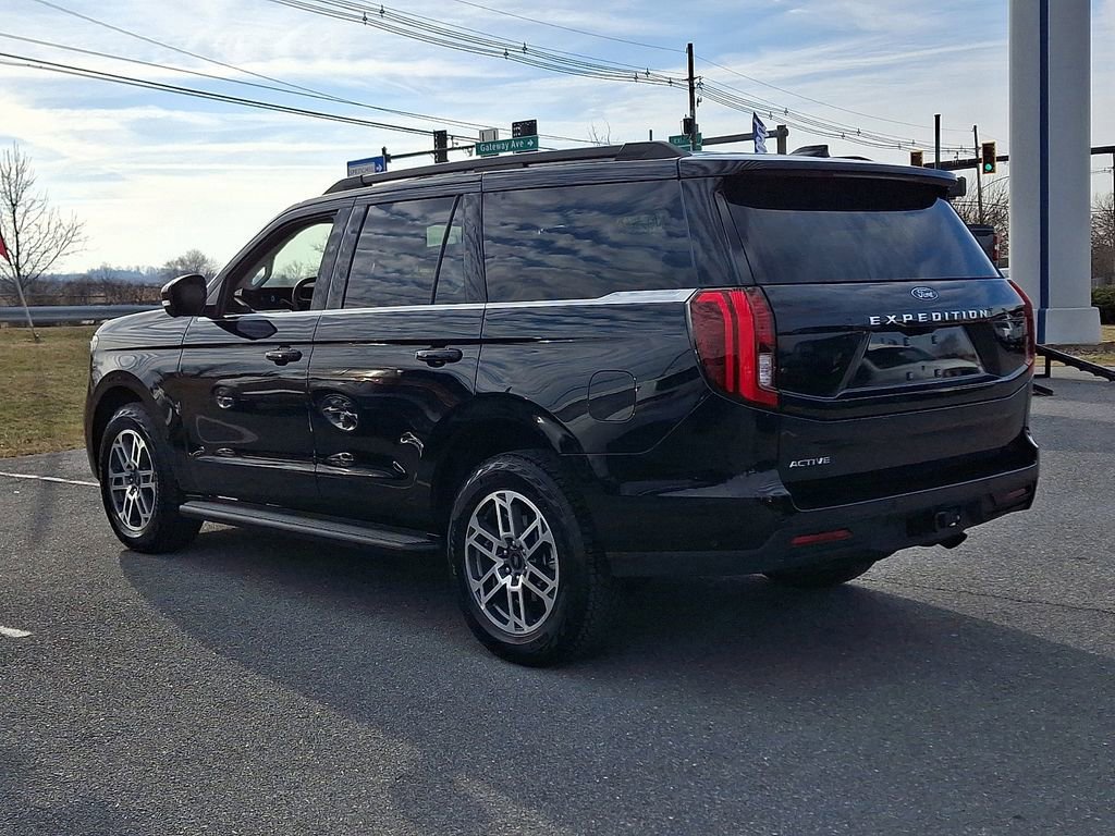 Certified 2025 Ford Expedition Active image 2