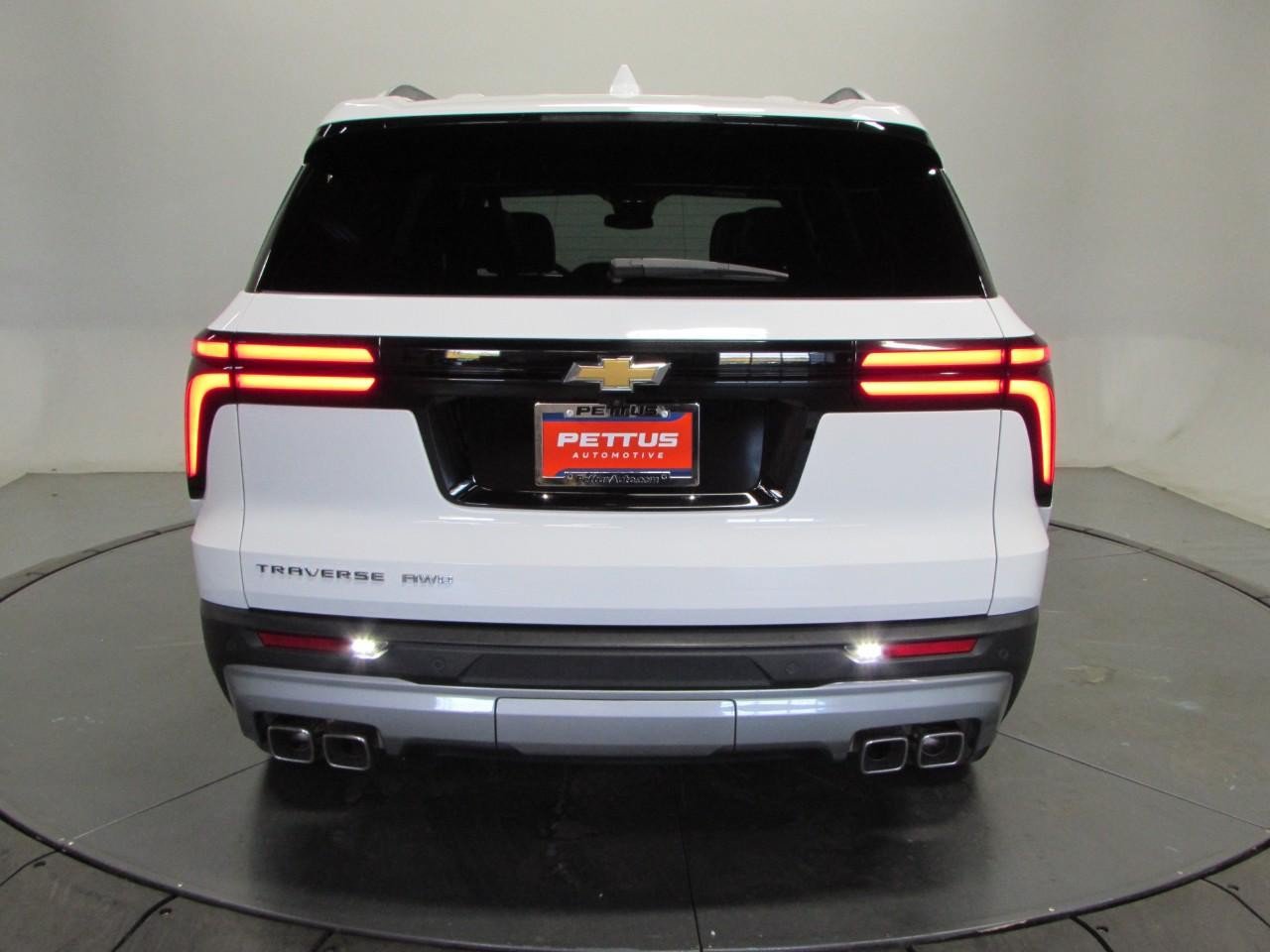 Used 2025 Chevrolet Traverse LT AWD/4WD image 6