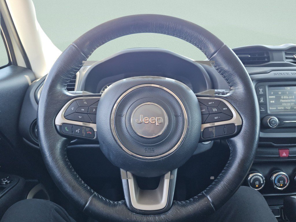 Used 2017 Jeep Renegade Latitude AWD/4WD image 27