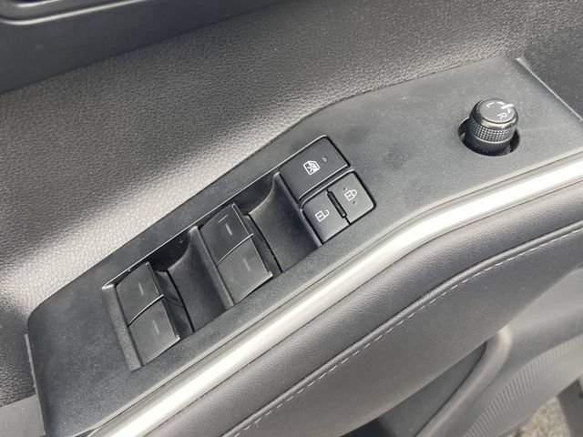 Used 2020 Toyota Highlander XLE FWD image 18