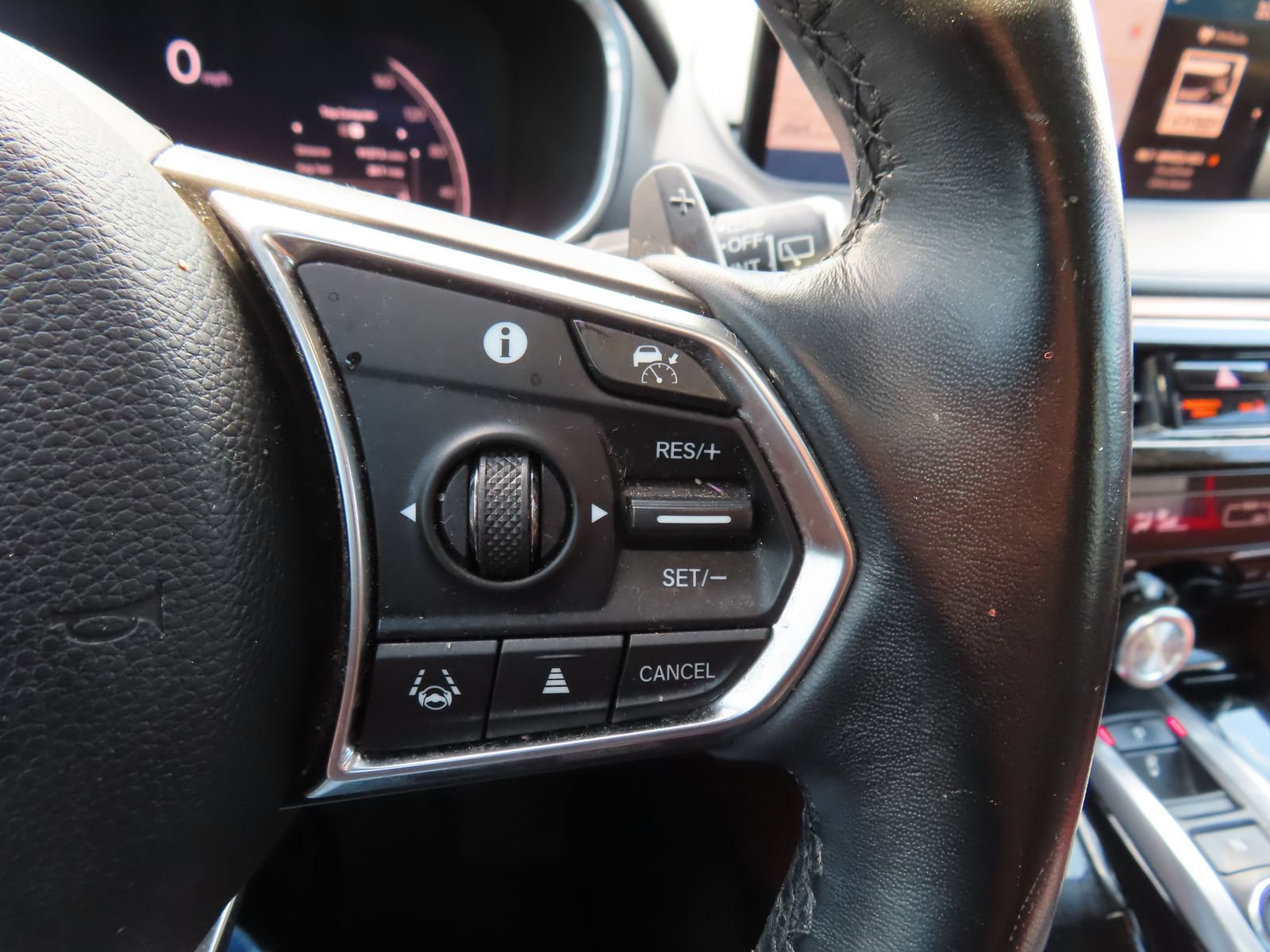 Used 2022 Acura MDX SH-AWD w/ Technology Package image 19