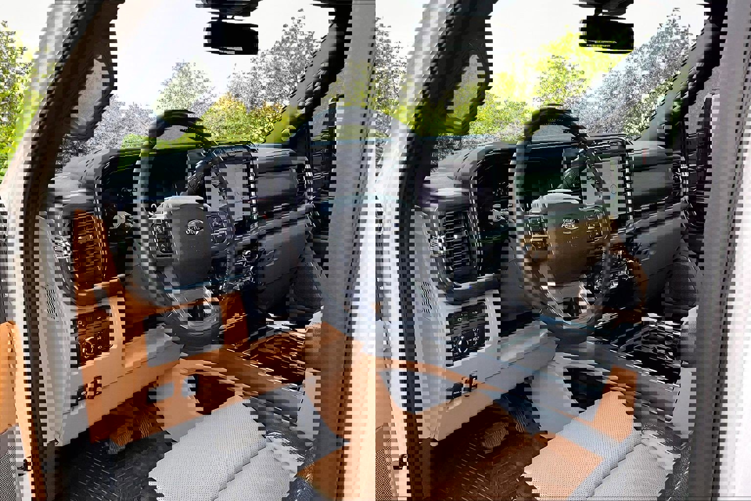 Certified 2024 Ford F250 Lariat w/ Lariat Ultimate Package image 14