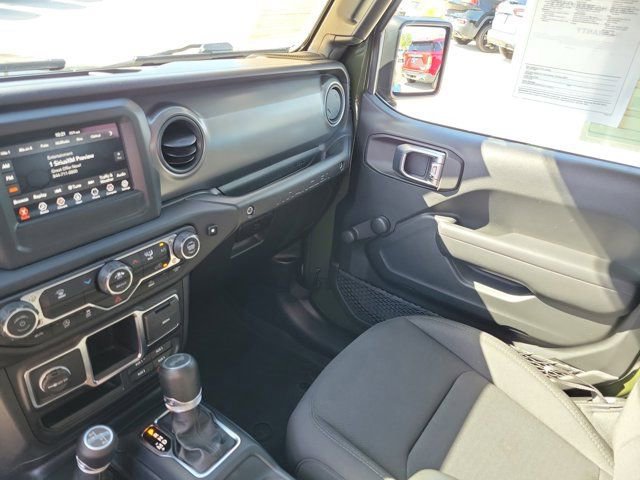 Used 2022 Jeep Wrangler Sport image 17