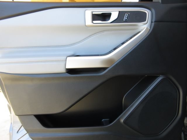 Certified 2023 Ford Explorer XLT w/ Equipment Group 202A AWD/4WD image 9