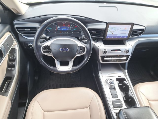 Certified 2020 Ford Explorer XLT w/ Equipment Group 202A image 18