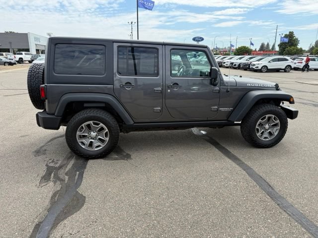 Used 2017 Jeep Wrangler Unlimited Rubicon w/ Connectivity Group AWD/4WD image 11