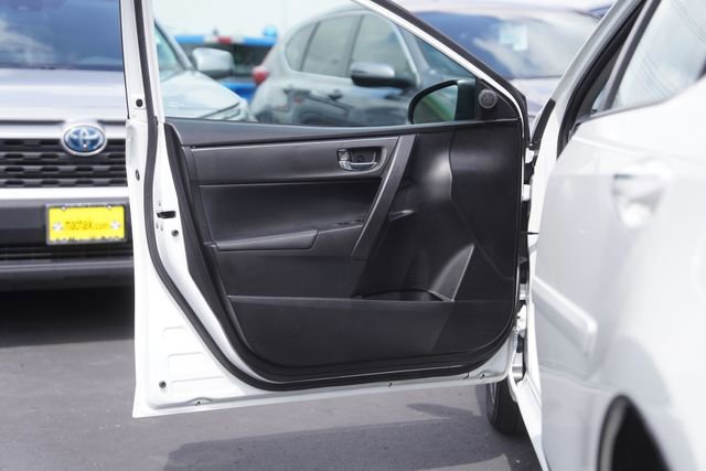 Used 2017 Toyota Corolla XLE FWD image 31