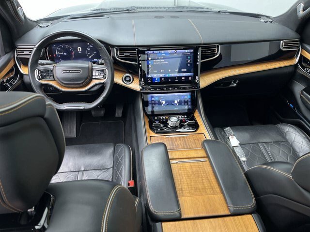 Used 2024 Jeep Grand Wagoneer L Series III AWD/4WD image 4