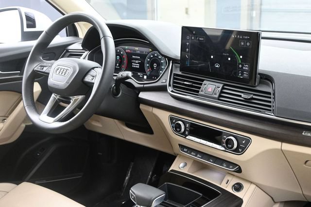 Used 2025 Audi Q5 Premium Plus w/ Premium Plus Package AWD/4WD image 29