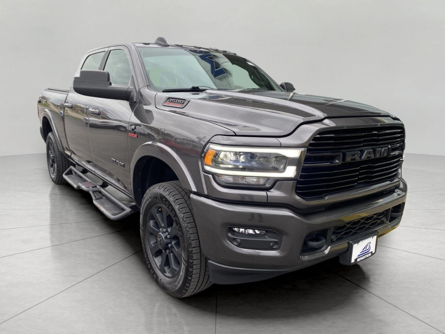 Used 2022 RAM 3500 Laramie AWD/4WD image 1
