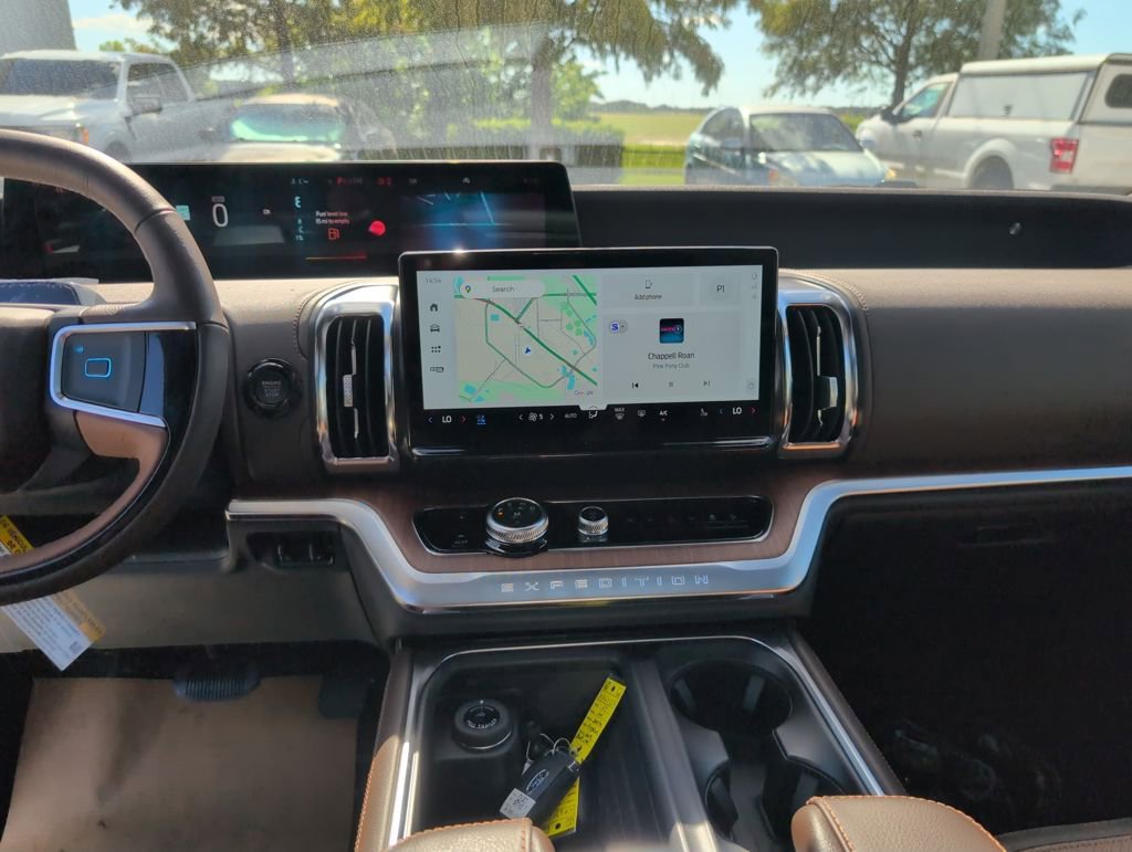 Certified 2025 Ford Expedition King Ranch image 18