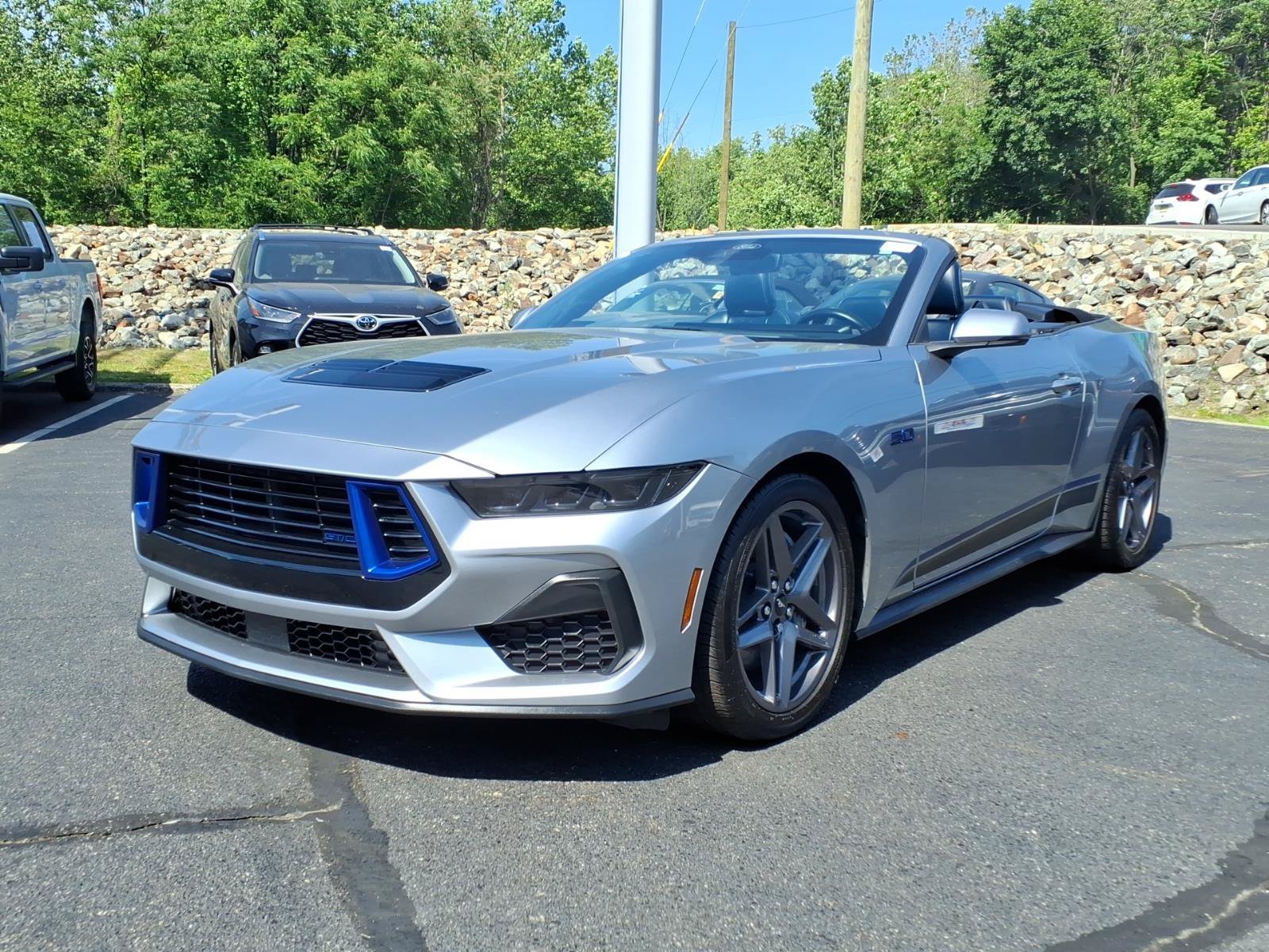 Certified 2025 Ford Mustang GT Premium RWD image 4