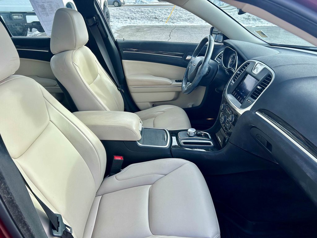 Used 2017 Chrysler 300 Limited w/ Value Package image 17