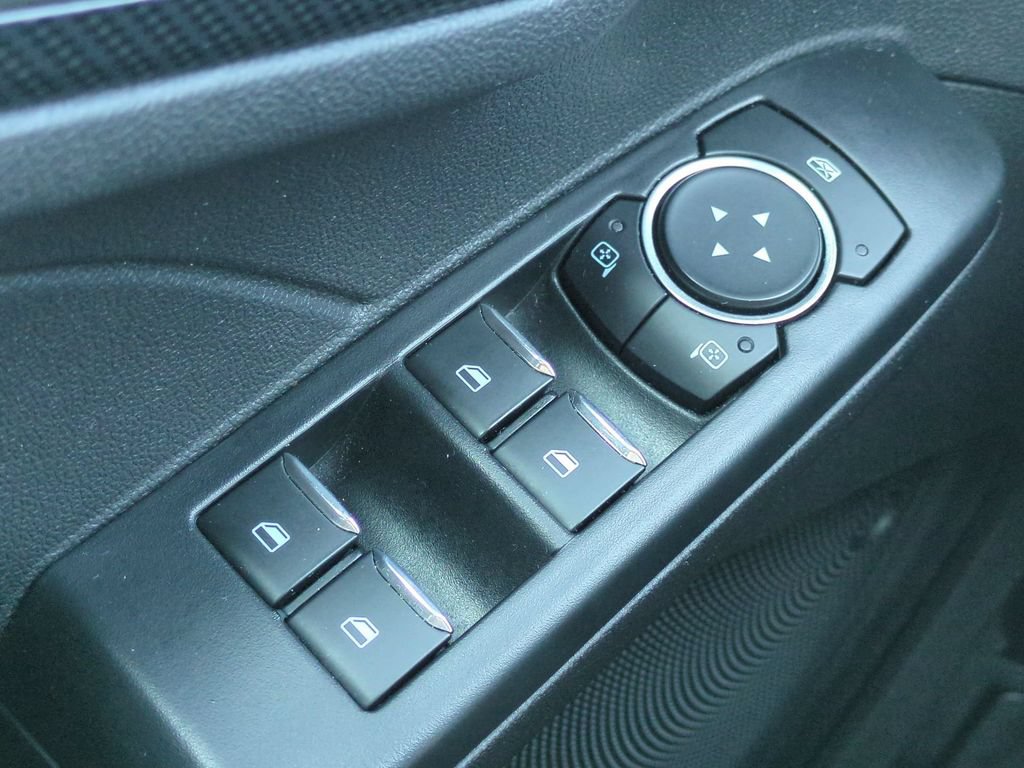 Certified 2025 Ford Escape ST-Line FWD image 25