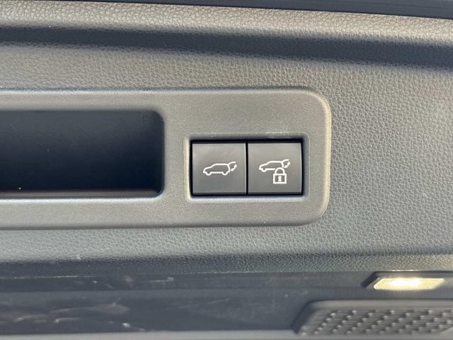 Used 2025 Toyota 4Runner Limited AWD/4WD image 14