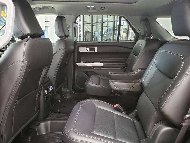 Certified 2023 Ford Explorer Limited w/ Limited Technology Package AWD/4WD image 13
