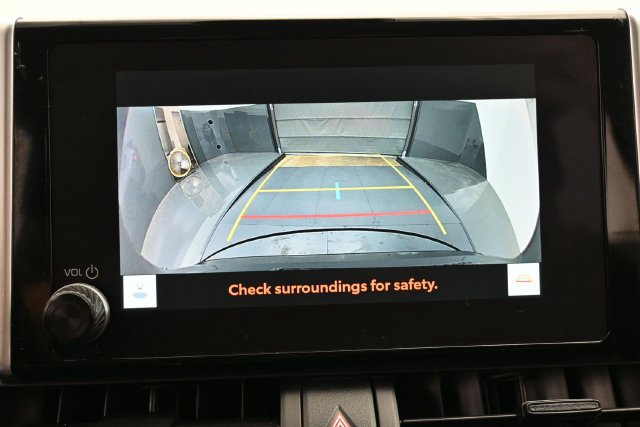 Used 2024 Toyota RAV4 XLE FWD image 19