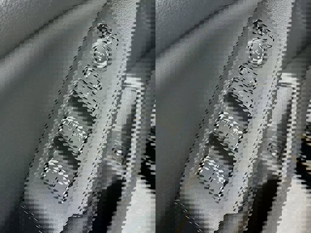 Used 2018 Honda Accord Touring image 30