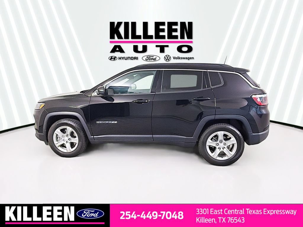 Used 2024 Jeep Compass Latitude AWD/4WD image 4