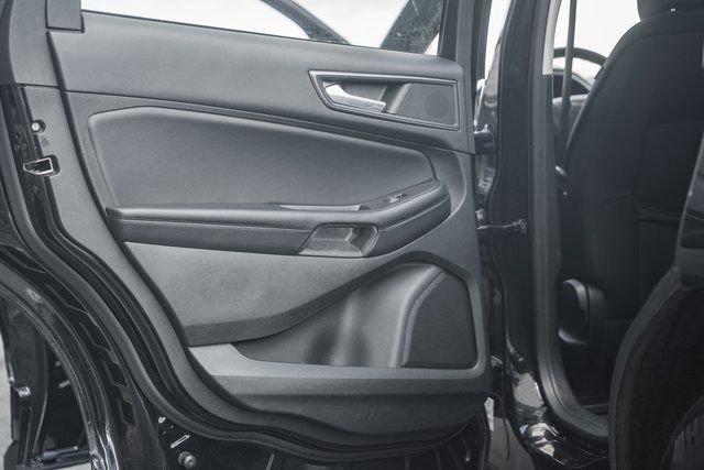 Certified 2022 Ford Edge SE w/ Black Appearance Package image 43