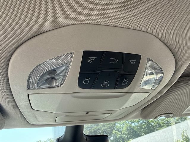 Used 2023 Chrysler Voyager LX FWD image 28