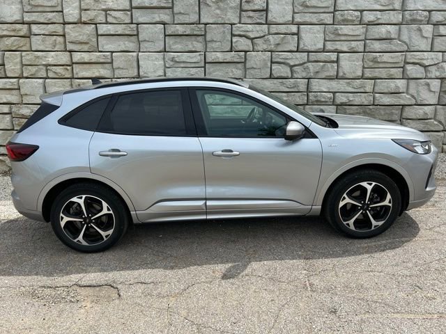 Certified 2023 Ford Escape ST-Line Select w/ Tech Pack #2 AWD/4WD image 6