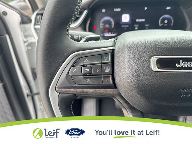 Used 2023 Jeep Grand Cherokee Limited w/ Black Appearance Package image 32