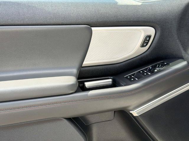 Certified 2025 Ford Expedition Active AWD/4WD image 23