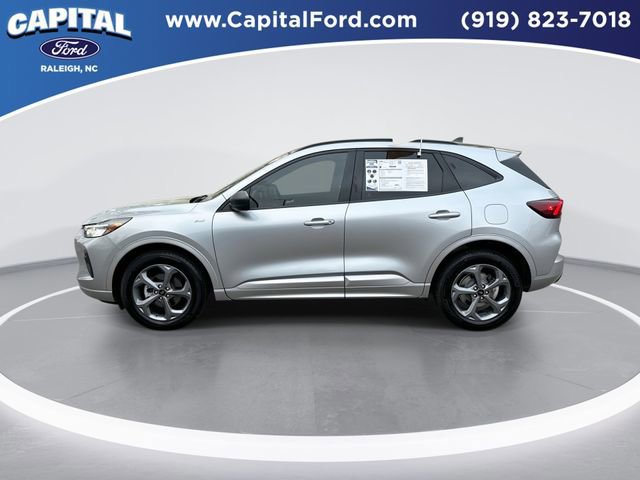 Certified 2023 Ford Escape ST-Line w/ Tech Pack #1 AWD/4WD image 3