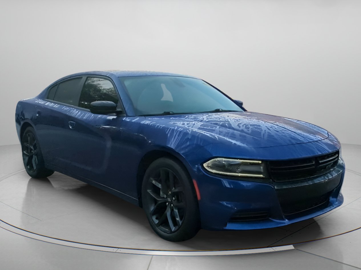 Used 2021 Dodge Charger SXT w/ Blacktop Package RWD image 2