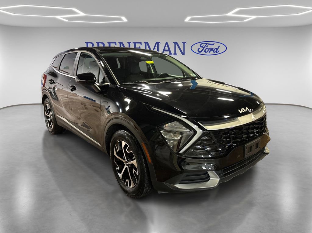 Used 2023 Kia Sportage EX FWD image 3