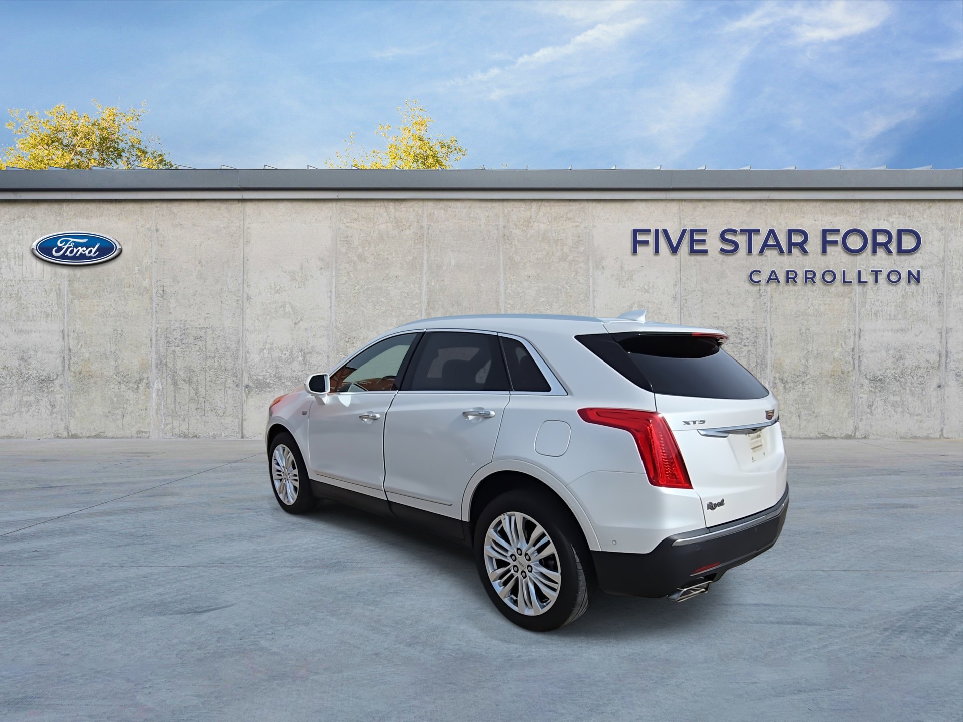 Used 2018 Cadillac XT5 Premium Luxury w/ Driver Assist Package image 6