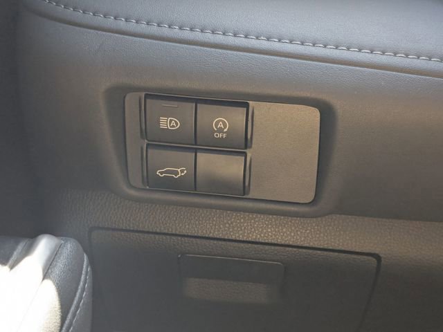 Used 2023 Toyota Highlander LE image 19