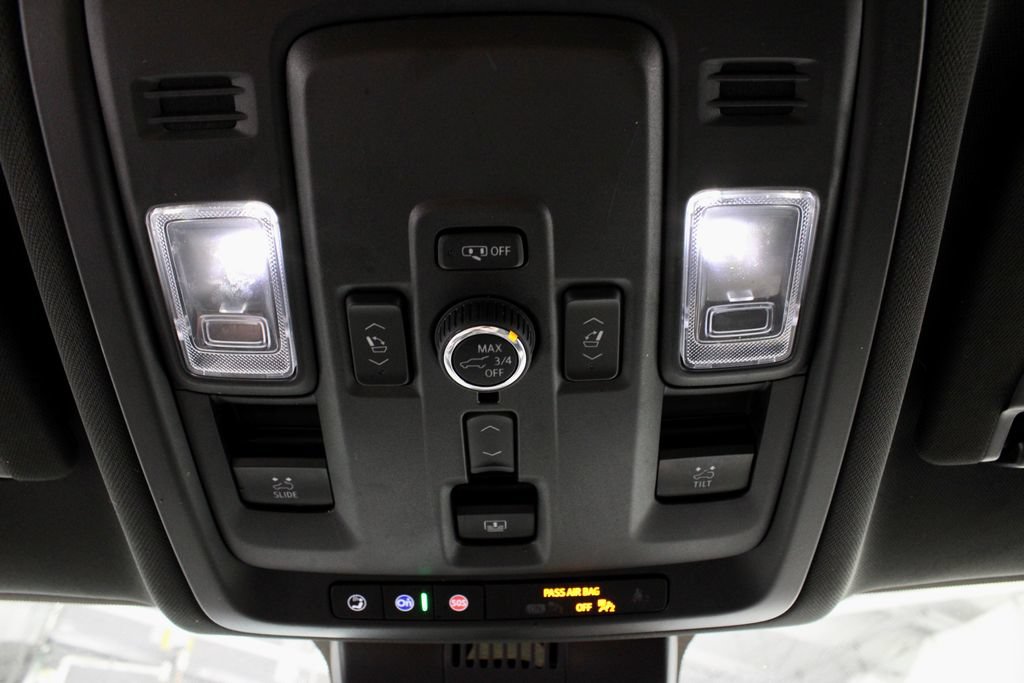 Used 2025 Chevrolet Suburban High Country w/ Sun And Tow Package AWD/4WD image 31