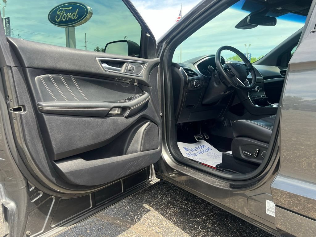 Certified 2019 Ford Edge ST w/ Convenience Package AWD/4WD image 9