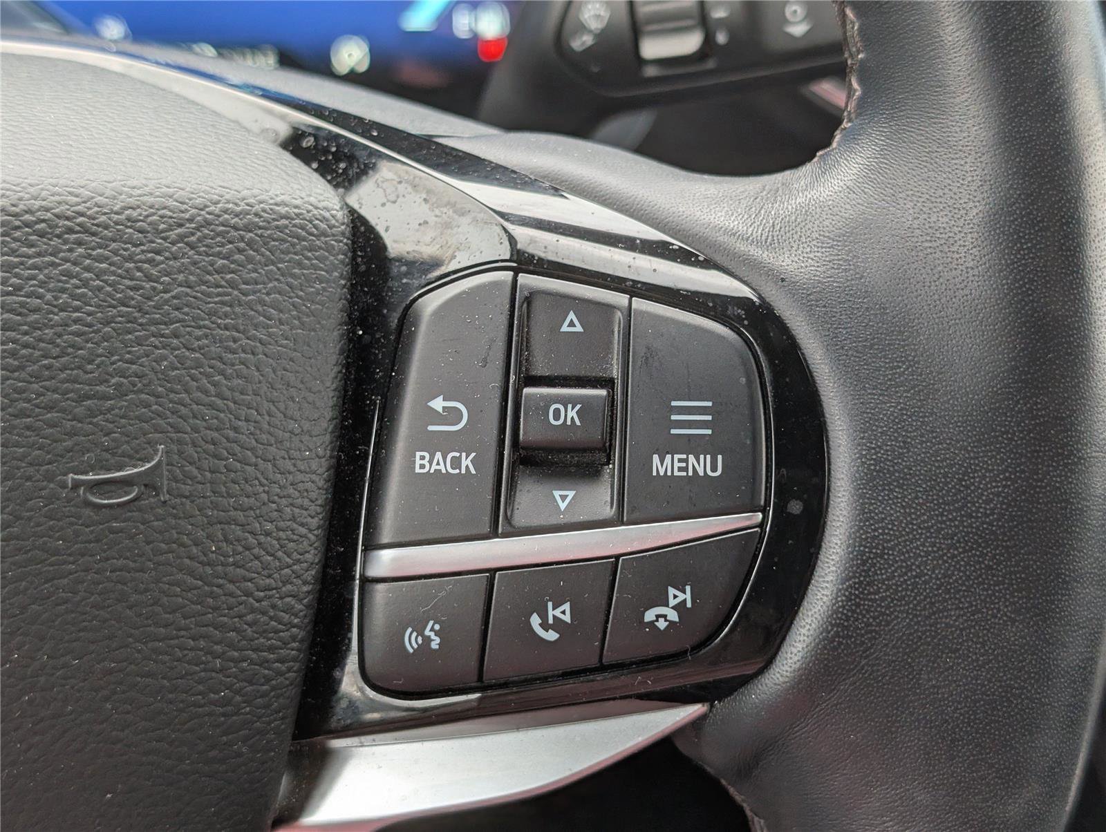 Certified 2022 Ford Explorer Platinum w/ Equipment Group 601A image 25