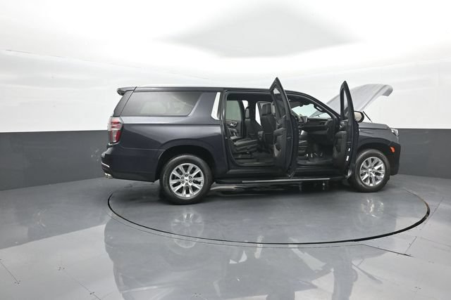 Used 2023 Chevrolet Suburban Premier AWD/4WD image 34