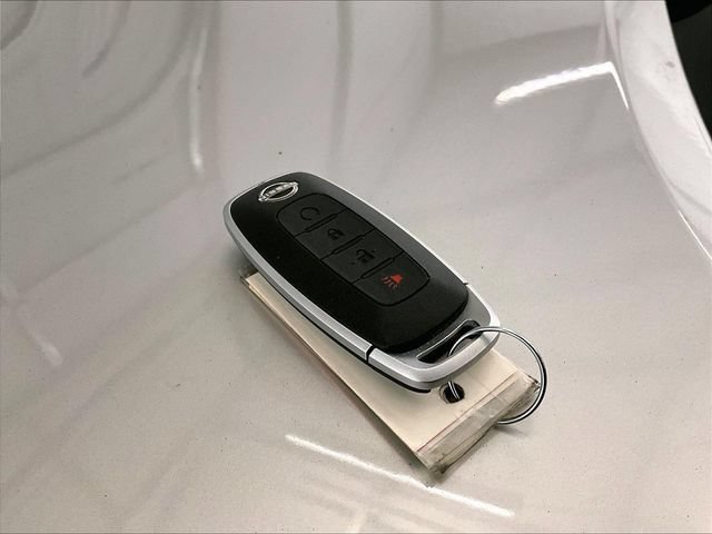 Used 2023 Nissan Rogue SV AWD/4WD image 9