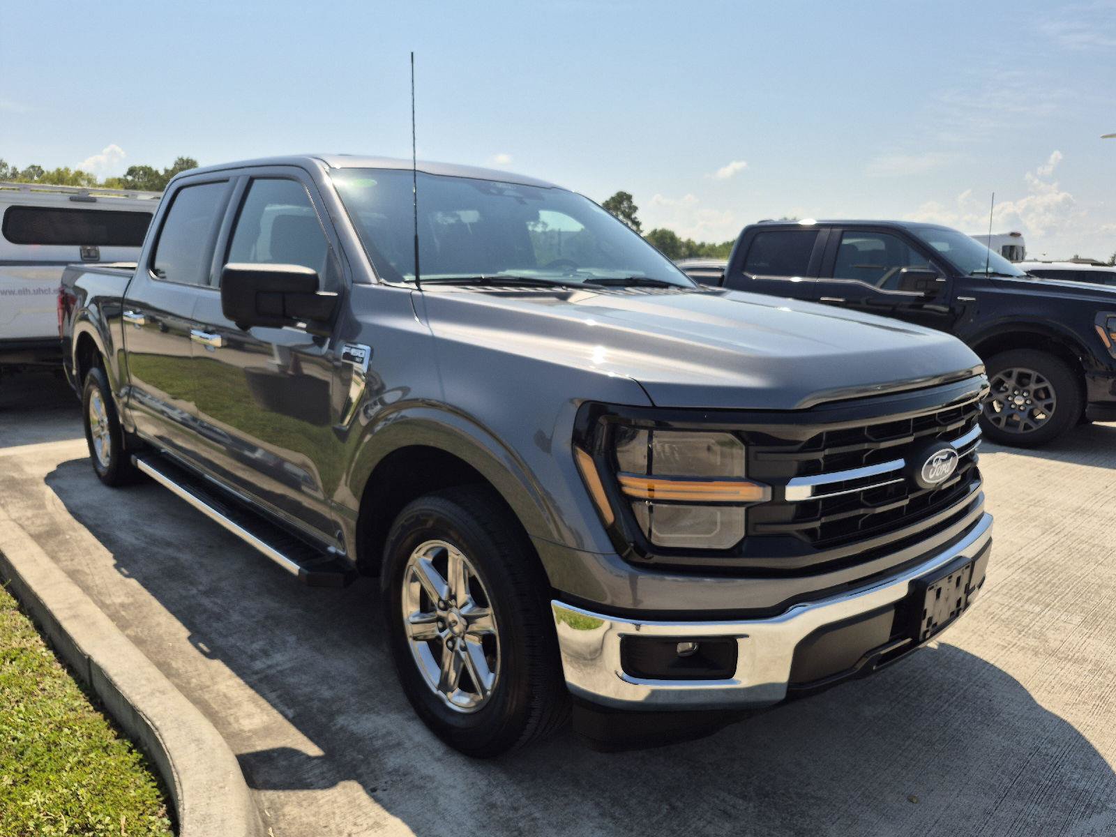 Certified 2024 Ford F150 XLT w/ Mobile Office Package RWD image 15