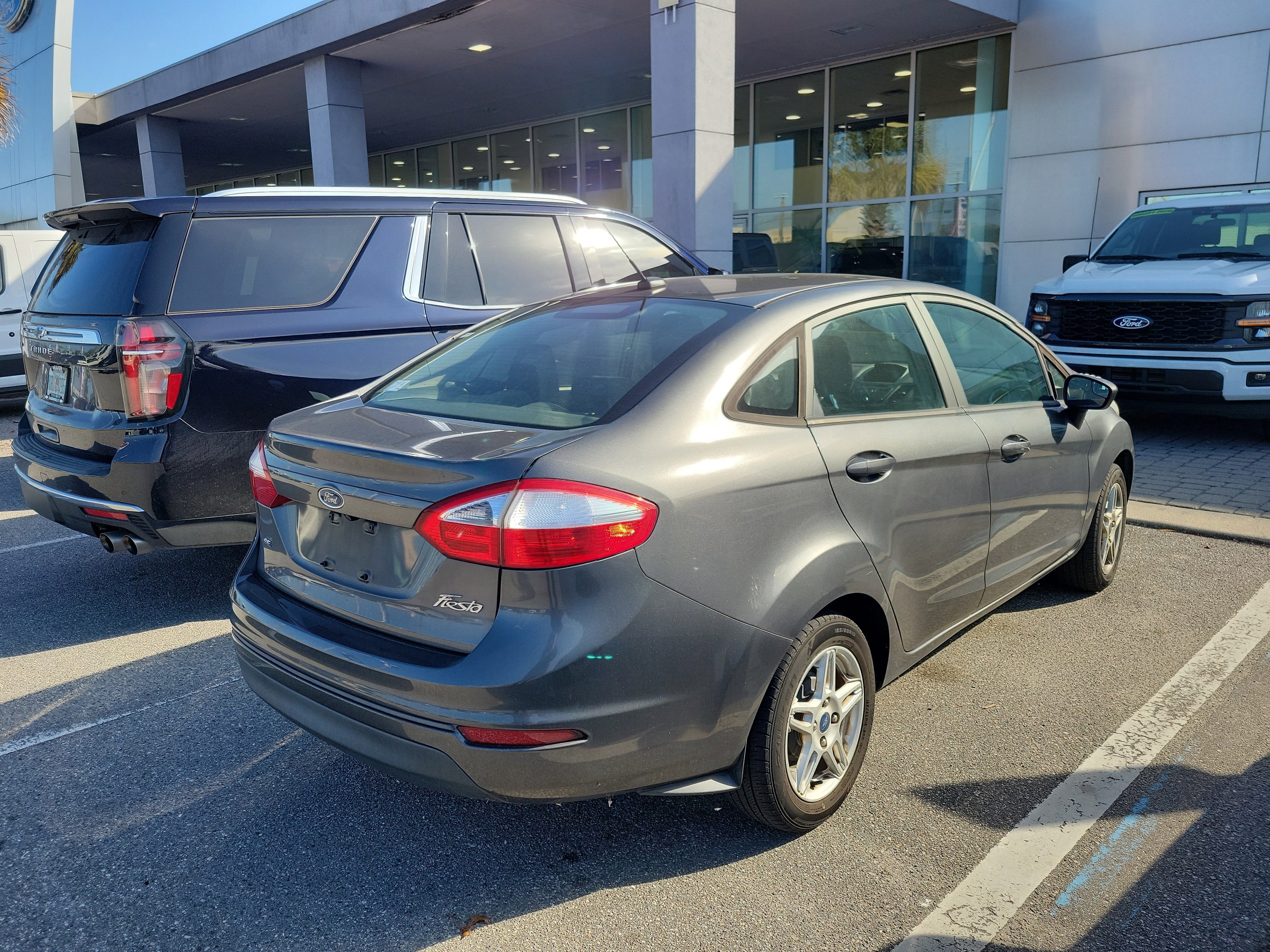 Certified 2019 Ford Fiesta SE image 2
