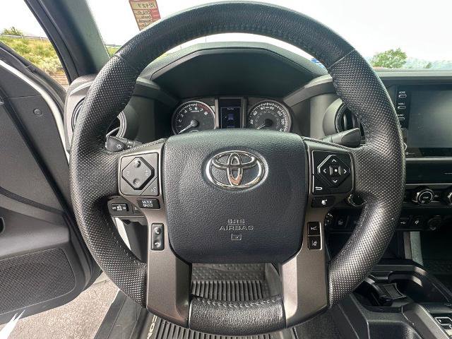 Used 2020 Toyota Tacoma TRD Sport w/ Technology Package AWD/4WD image 17