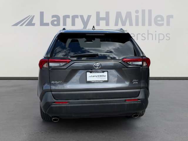 Used 2021 Toyota RAV4 XLE w/ Convenience Package image 4