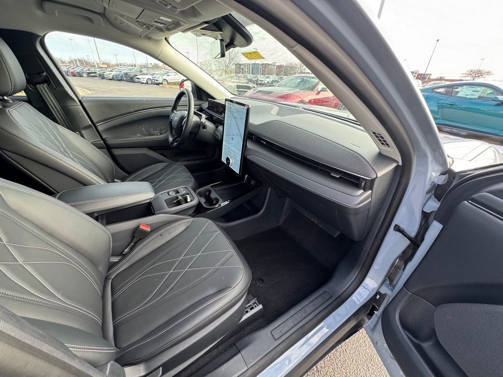 Certified 2025 Ford Mustang Mach-E Select w/ Comfort Package Lite image 17